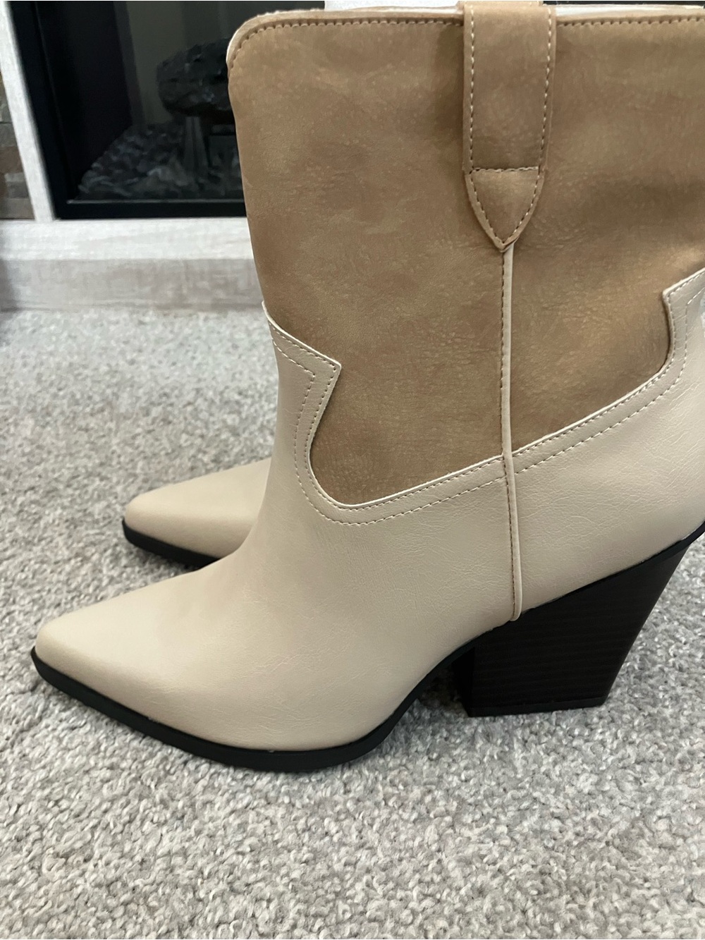 NIB Oasis Society Brooks Taupe Beige White Cowboy Western Vegan Leather Boots 9